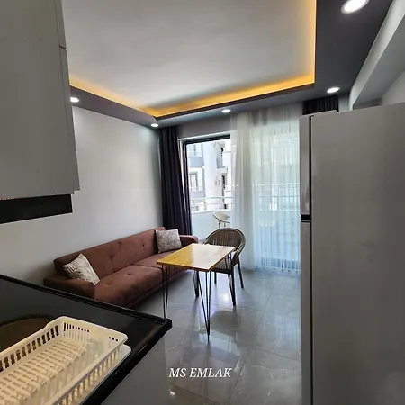 Kiralik Havuzlu 1+1 Apartamento *