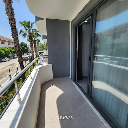 Kiralik Havuzlu 1+1 Appartement