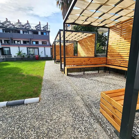 Kiralik Havuzlu 1+1 Appartement Side