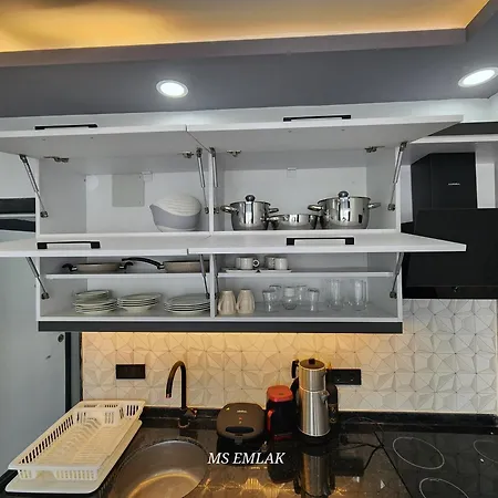 Kiralik Havuzlu 1+1 Apartmán